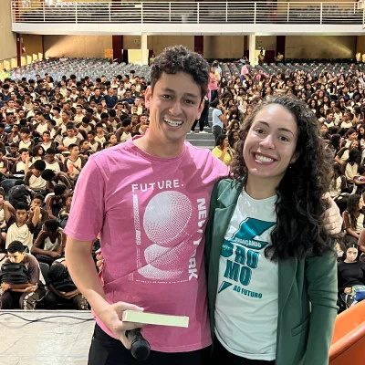 Karina Romano com Vitor Espanha, primeiro astronauta civil brasileiro